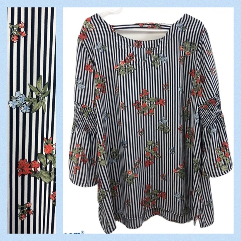 Como Blu Stripped Trumpet Sleeve Top